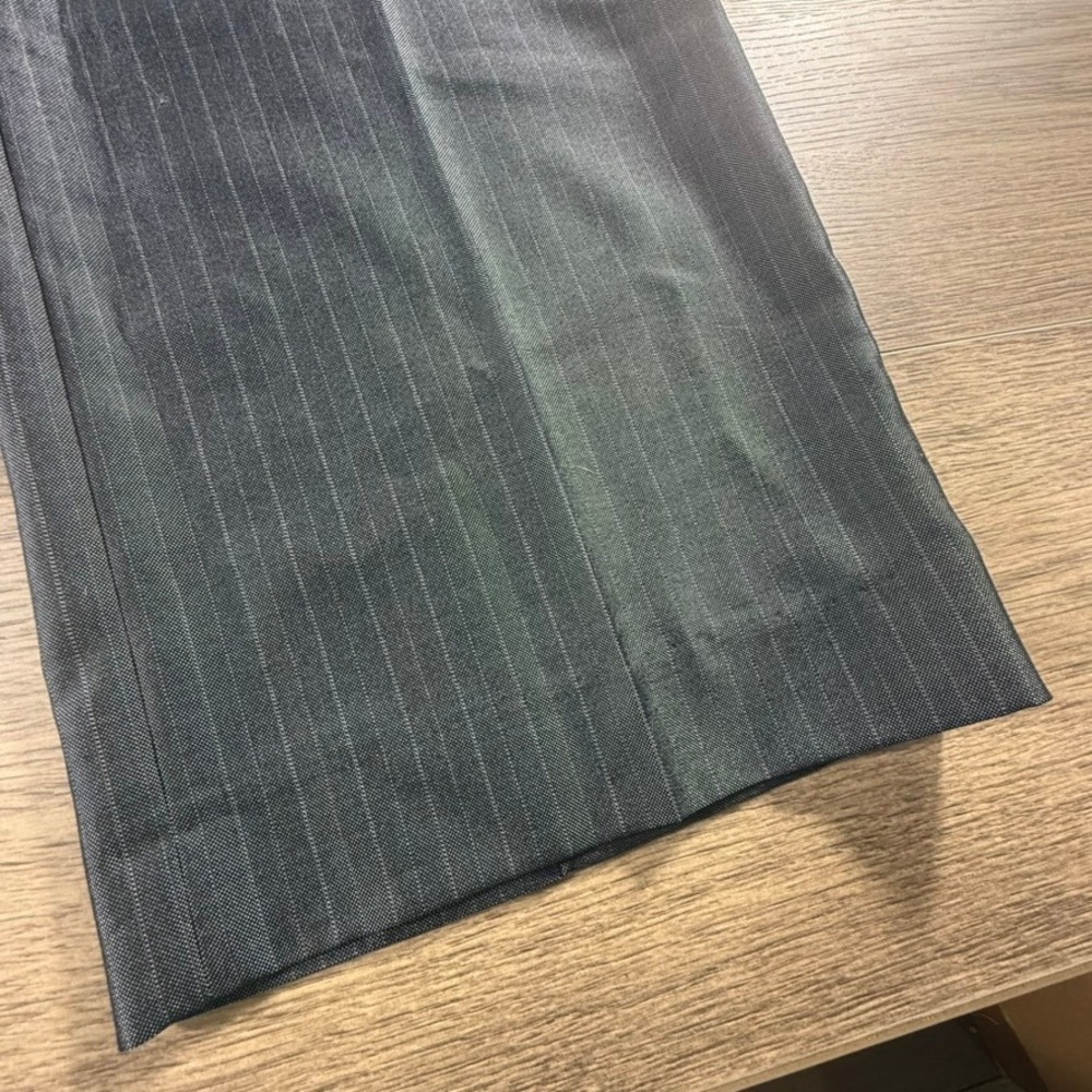 Tahari Women's PinStripe Pantsuit Workwear Gray Sheen Size 8 Office Preppy - Picture 12 of 16